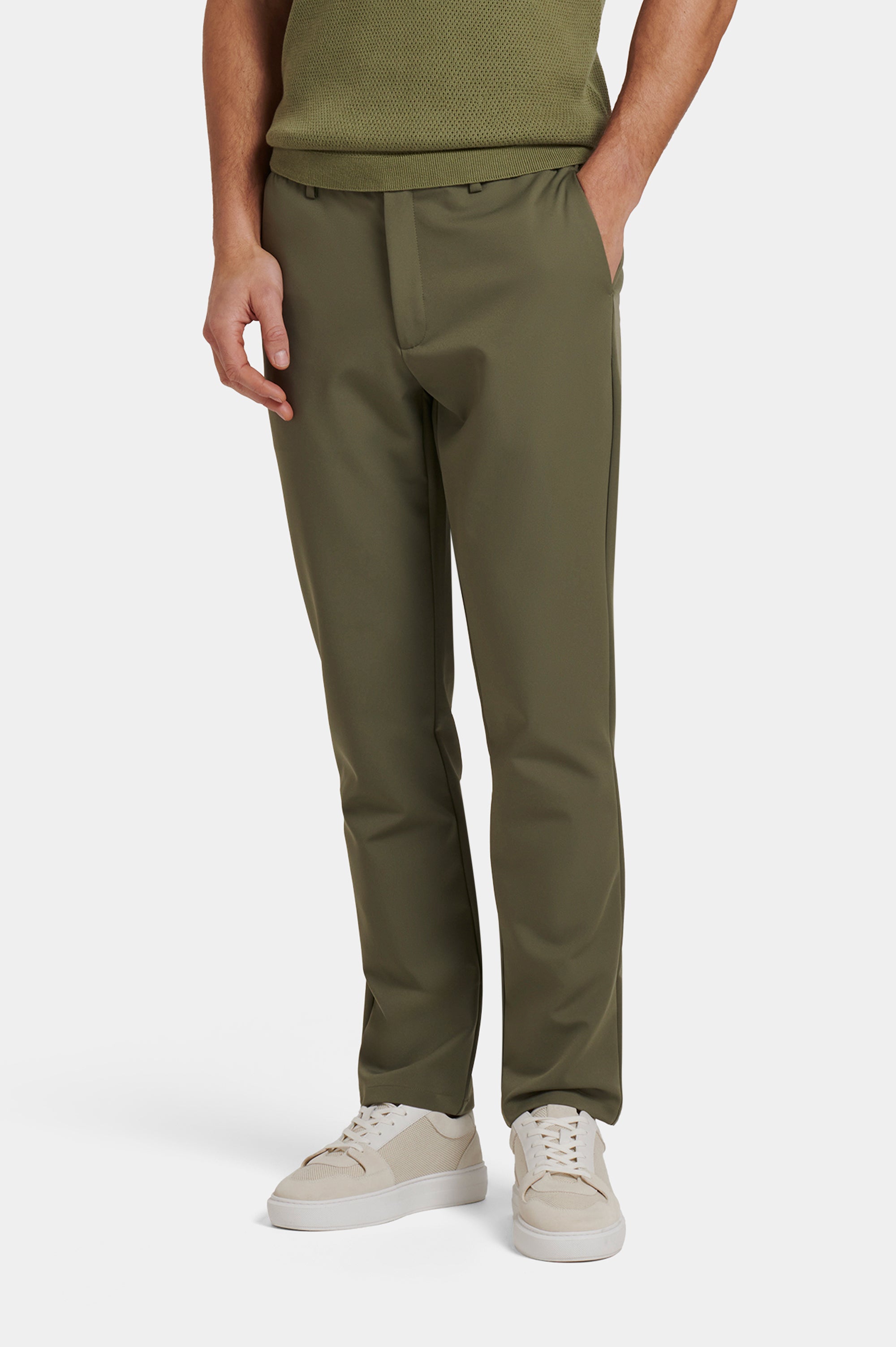 LOS PANTALONES TECH