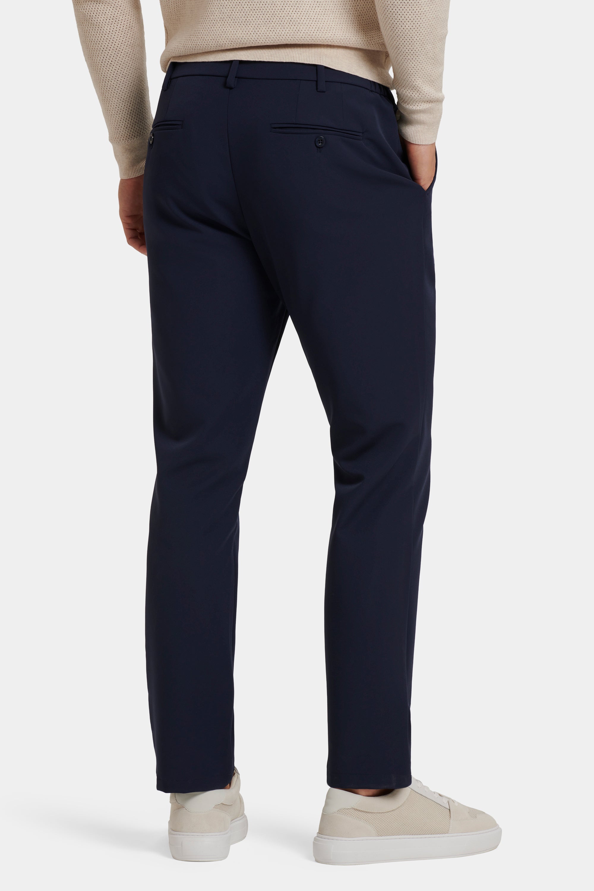 LOS PANTALONES TECH