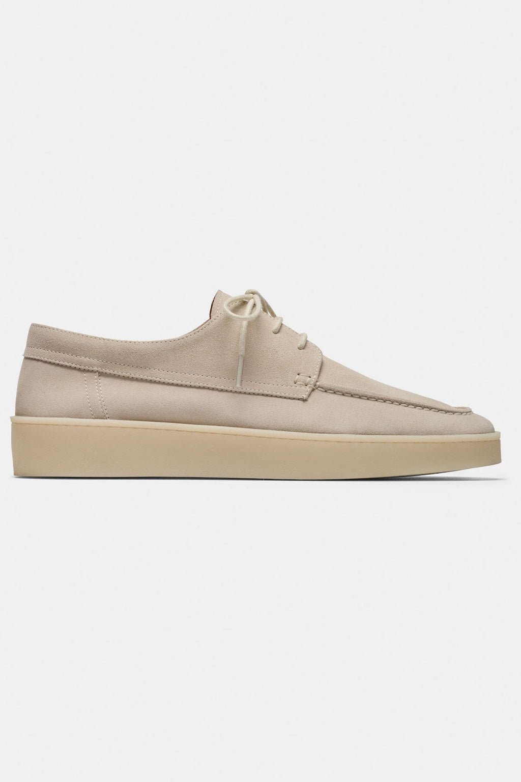 EL MOCASÍN CLÁSICO CON CORDONES