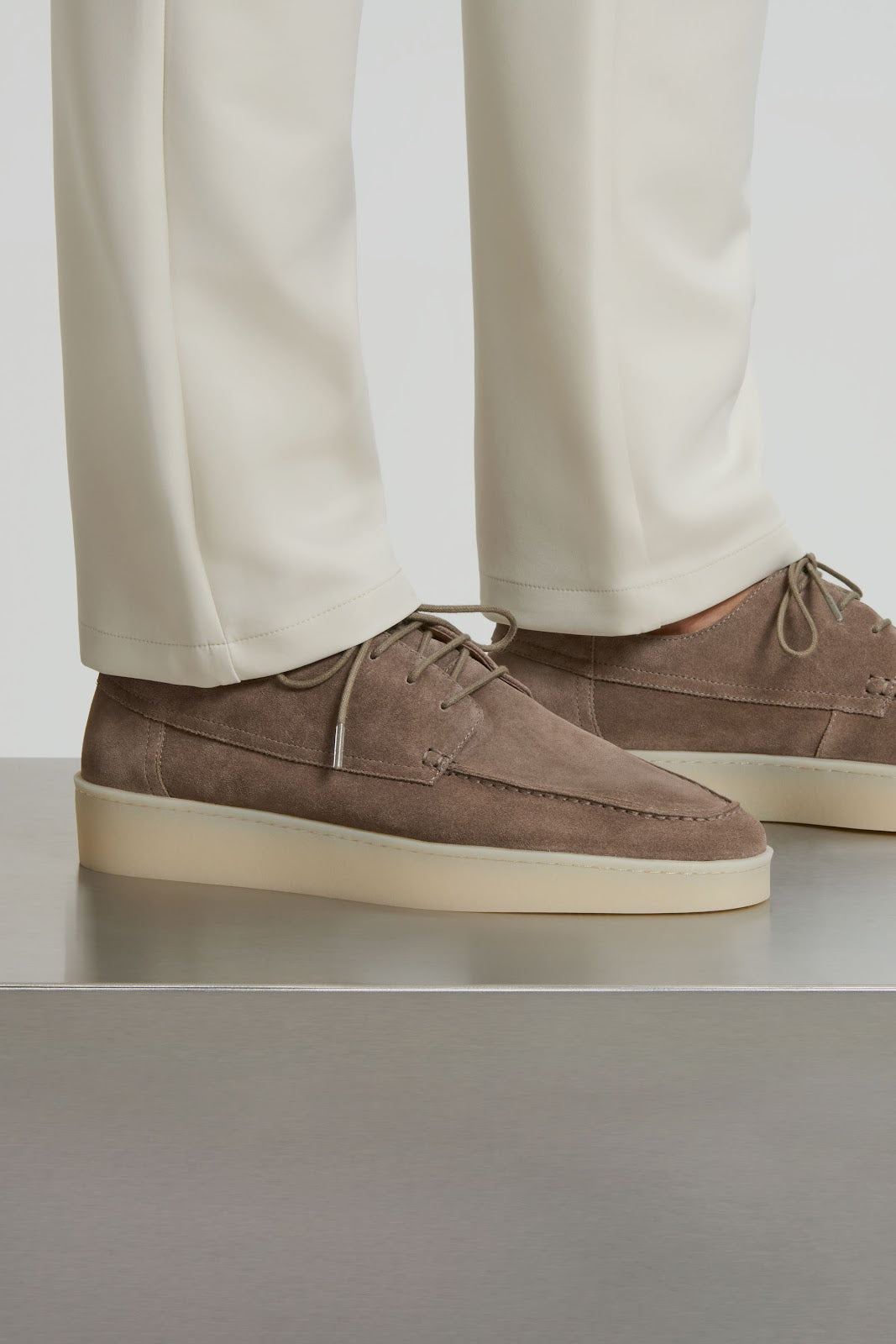 EL MOCASÍN CLÁSICO CON CORDONES