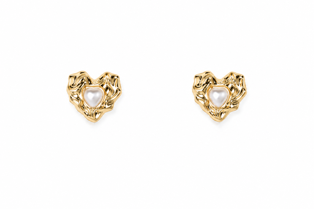 PENDIENTES DE PERLAS CON CORAZÓN PEQUEÑO