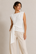 TOP CON NUDO YAEL BLANC