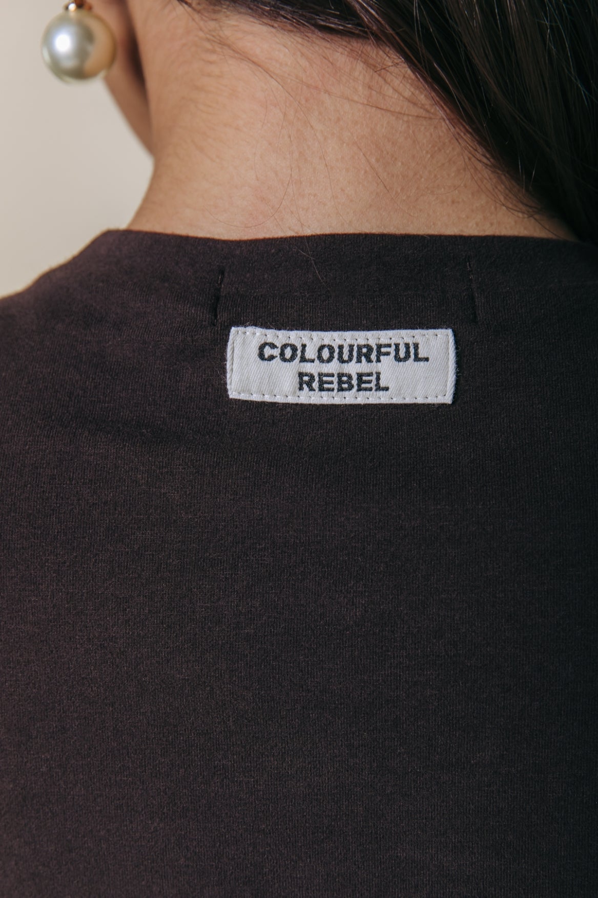 Camiseta ajustada de manga larga | Marrón muy oscuro