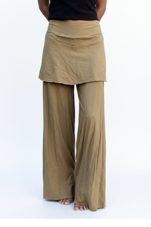 Pantalón wide leg sin cabeza fondo blanco