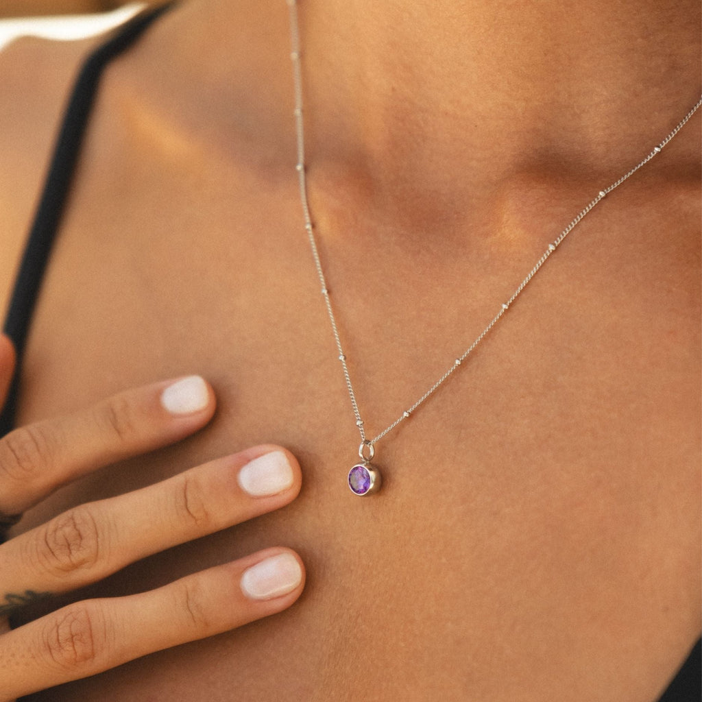 Collar de piedra natal
